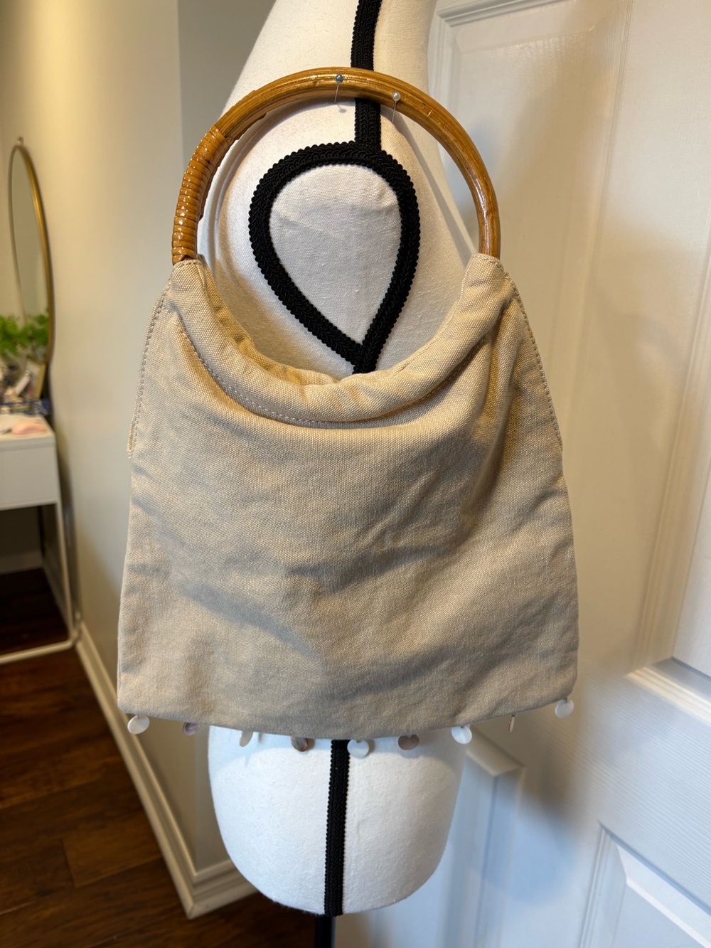 🌷Old Navy Bamboo Circle Handle Shell Detail Shoulder Bag 3/$30